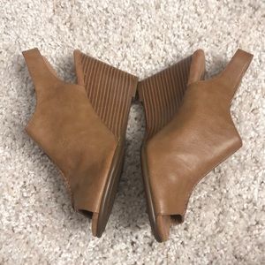 SUPER CUTE Aerosoles Wedge Heels!